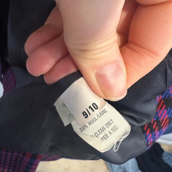 LIKE NEW- VINTAGE NINA RICCI WOMANS 100% WOOL BLAZER - Size large - Picture 7 of 9